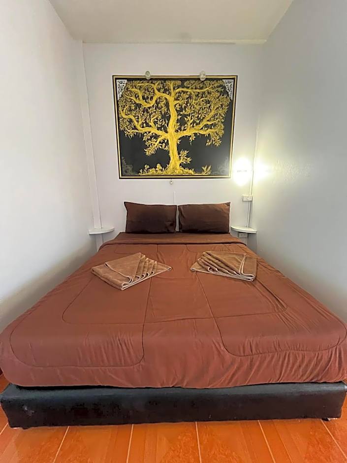 Ban Elephant Blanc Apartment