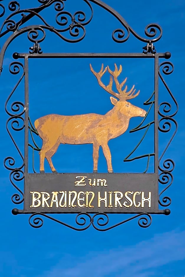 Brauner Hirsch