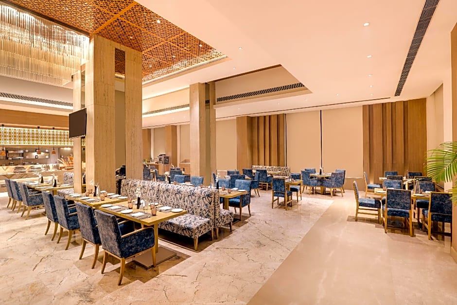 Sandal Suites Op. By Lemon Tree Hotels