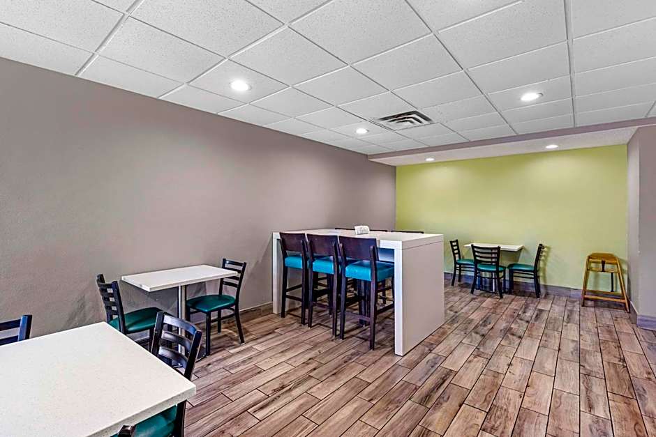 Quality Inn Clarksville - Exit 11
