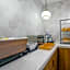 La Quinta Inn & Suites by Wyndham Santa Cruz