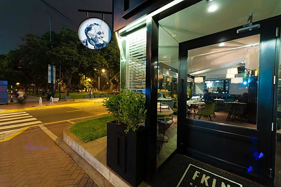 Roosevelt Hotel & Suites