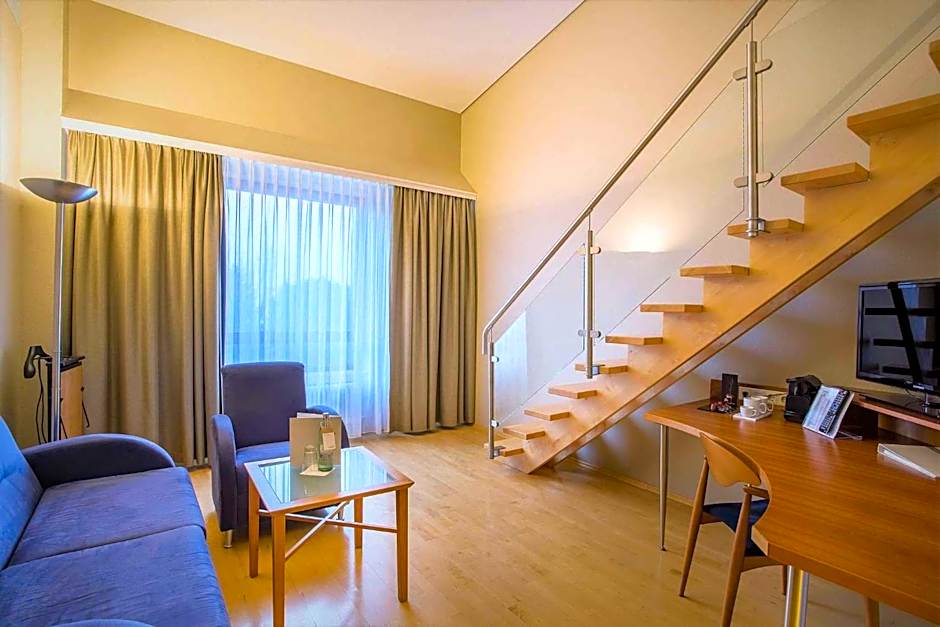 elaya frankfurt oberursel, Trademark Collection