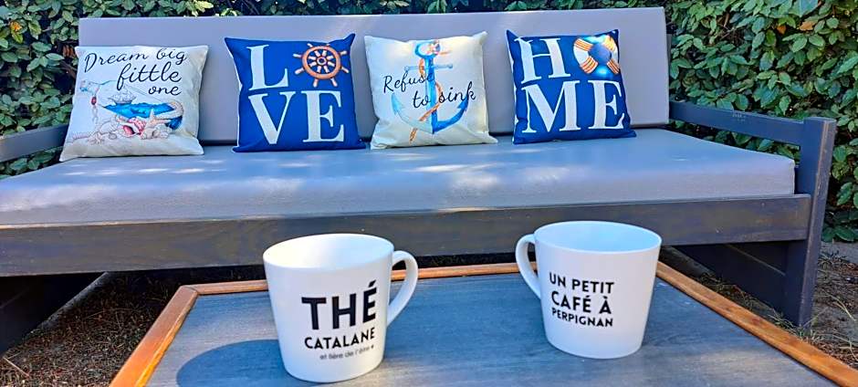 5 min voiture village de Noël joli mas de pêcheurs rénové classé 4 étoiles 8 couchages