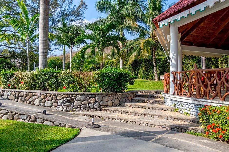 Hotel Puente Nacional & Spa