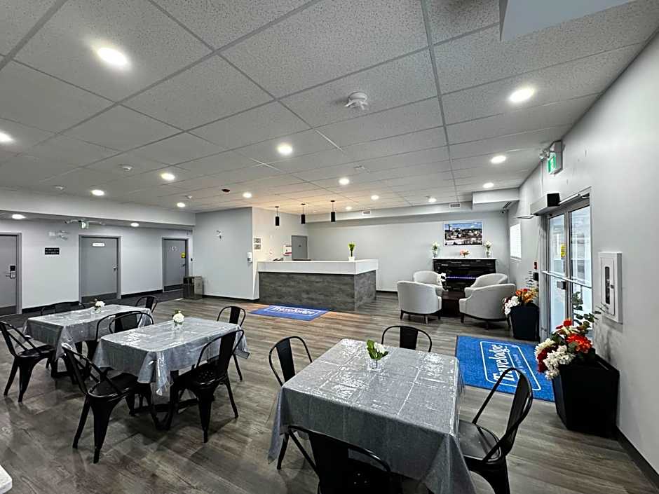 Travelodge by Wyndham Cochrane South