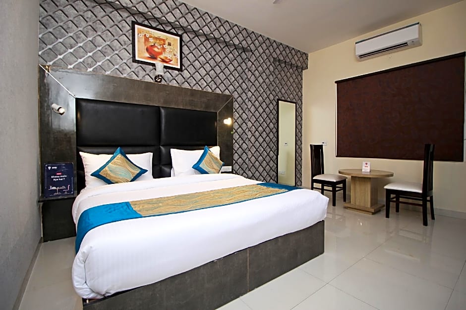 OYO 9146 Hotel Grand Sweet