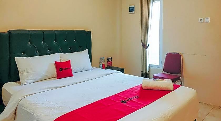 RedDoorz Syariah near Lippo Plaza Sidoarjo