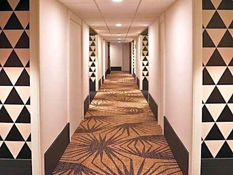 Superior Double Room with Sofa Bed and Balcony - City View