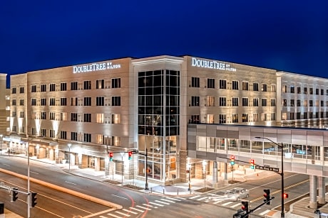 DoubleTree by Hilton Evansville