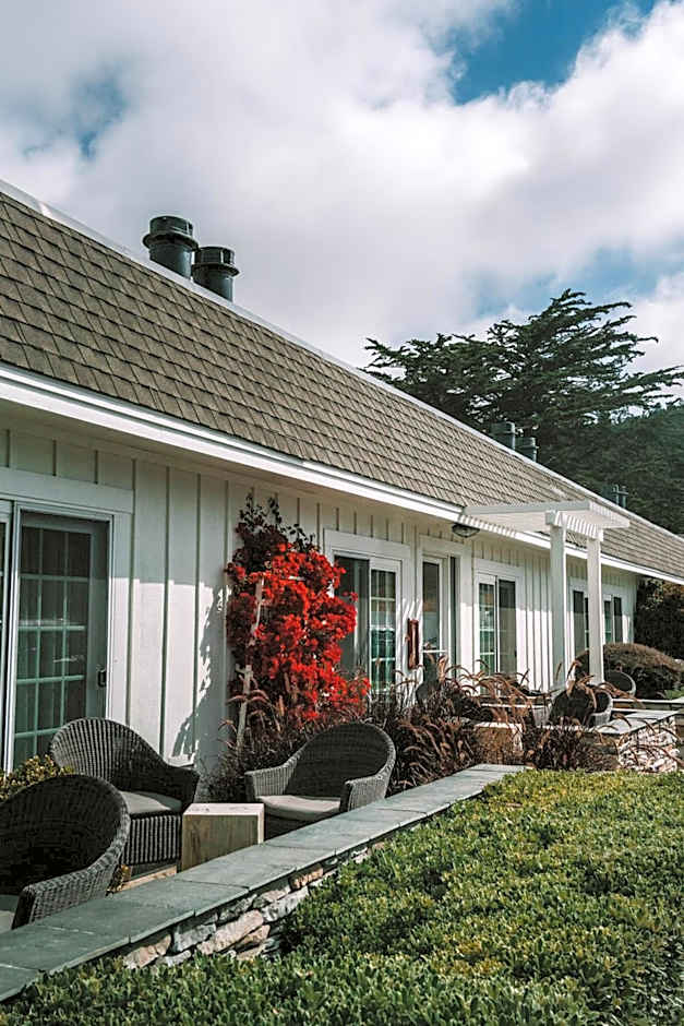 Fireside Inn on Moonstone Beach