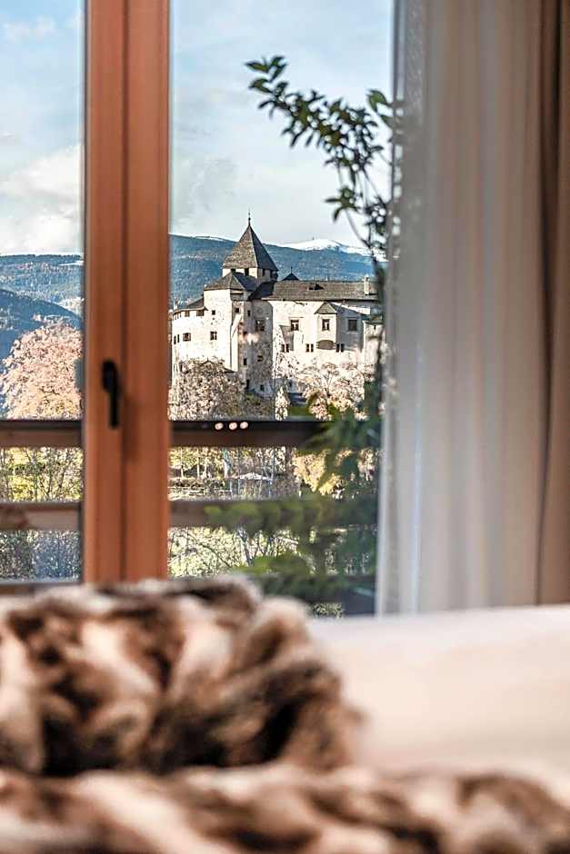 Presulis Hideaway Apartments & Restaurant