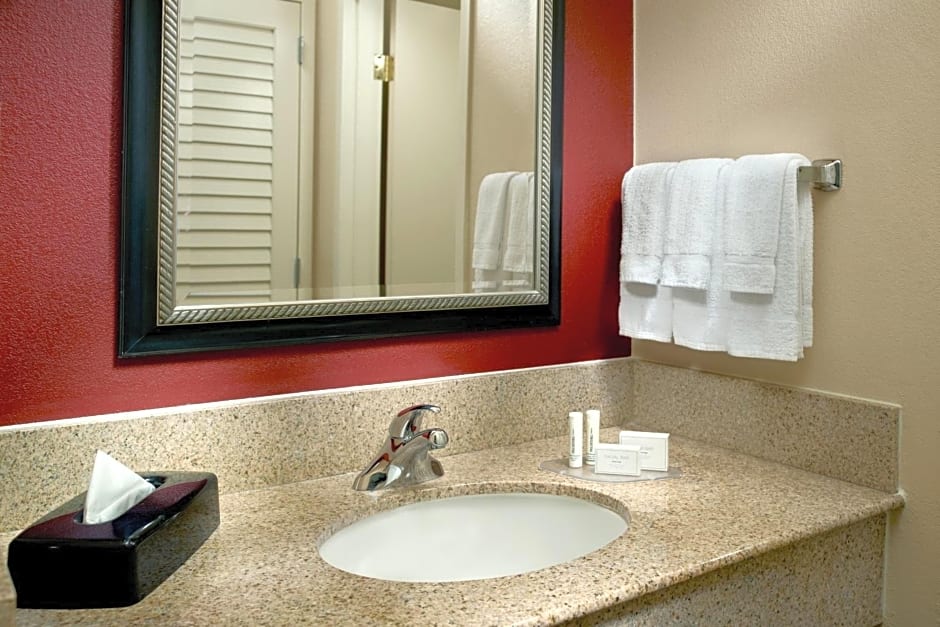 Courtyard by Marriott Atlanta Executive Park/Emory