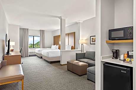Queen Suite with Two Queen Beds - Non-Smoking