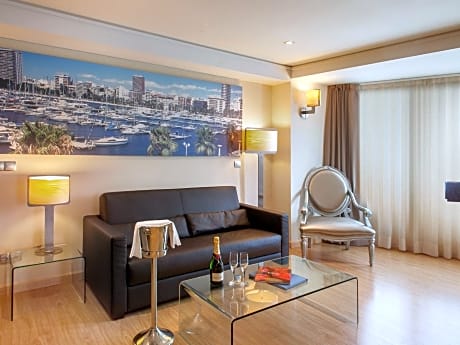 Deluxe Junior Suite with Sea View (2 adults)