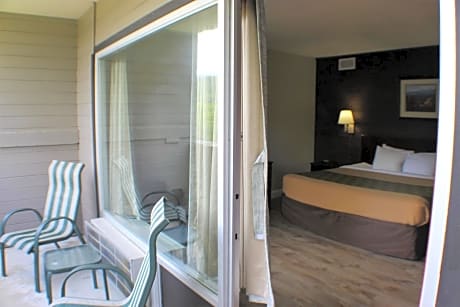King Room with Mountain View