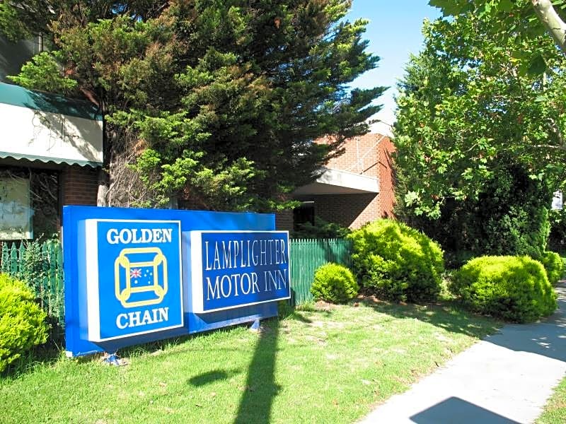 Lamplighter Motel And Apartments