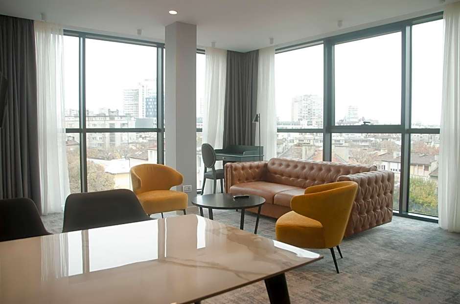 H41 Luxury Suites