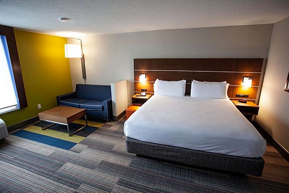 Holiday Inn Express & Suites Atlanta Perimeter Mall Hotel By IHG