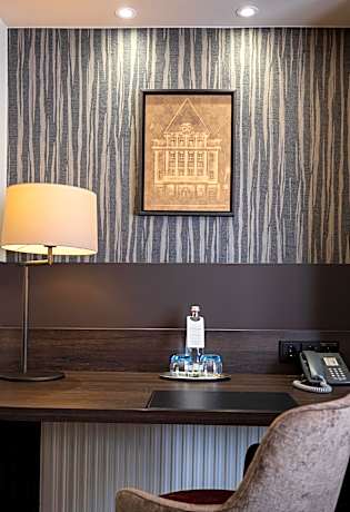 Comfort Queen Room