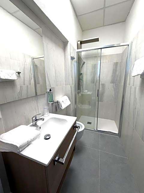 MoMo Seaview Hotel