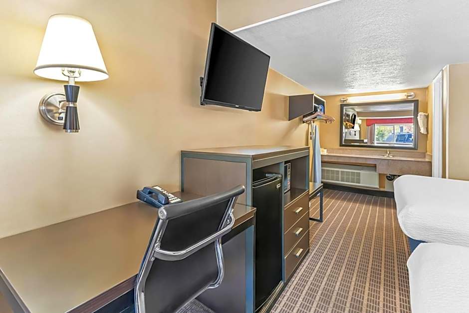 Days Inn by Wyndham Elko