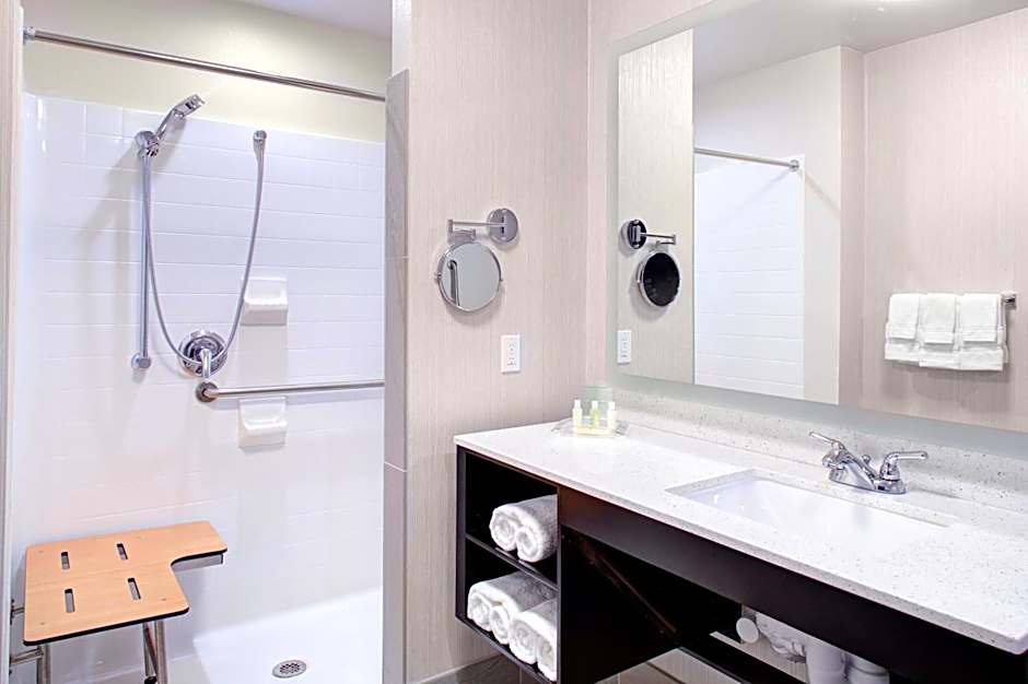 Holiday Inn Windsor - Wine Country By IHG