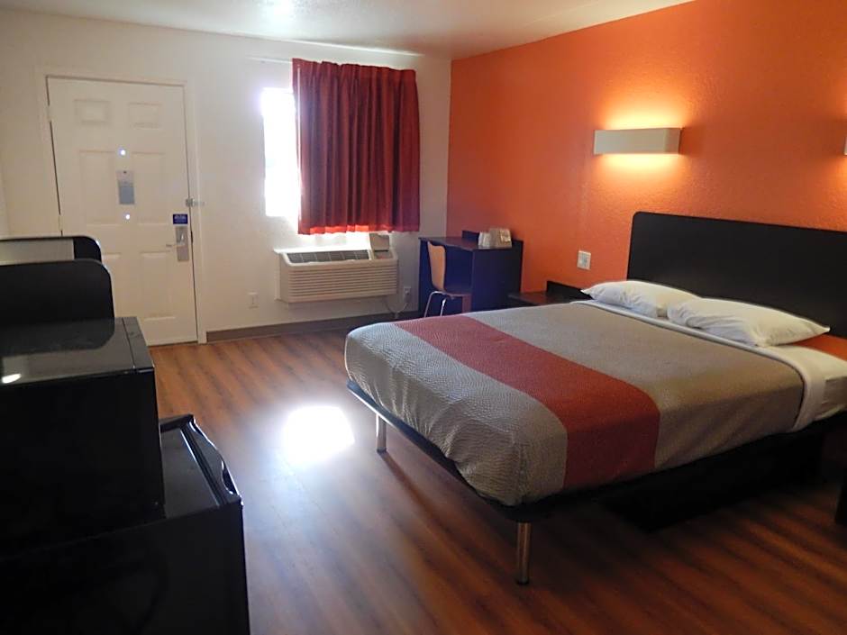 Motel 6-Moultrie, GA