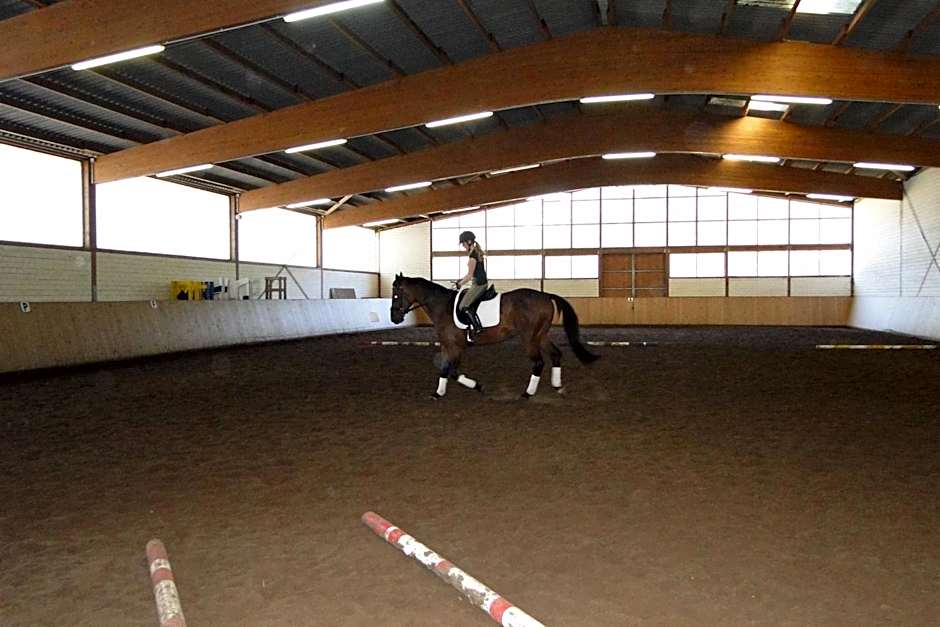 Friesenhof Hotel-Restaurant-Reitanlage