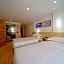 Chang Xing Hotel (Guangzhou Baima Garment City Railway Station Metro)