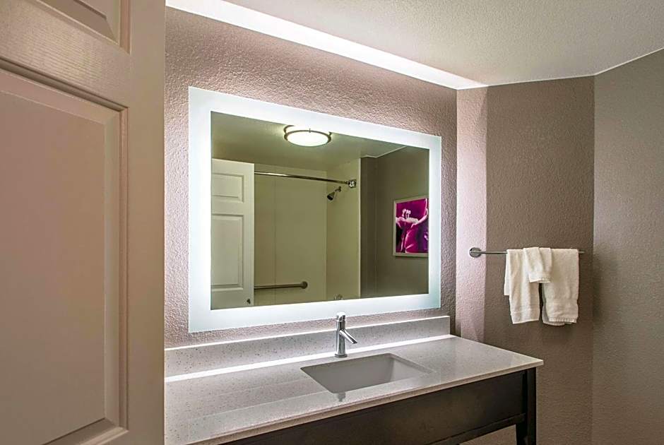 La Quinta Inn & Suites by Wyndham Orem University Parkway