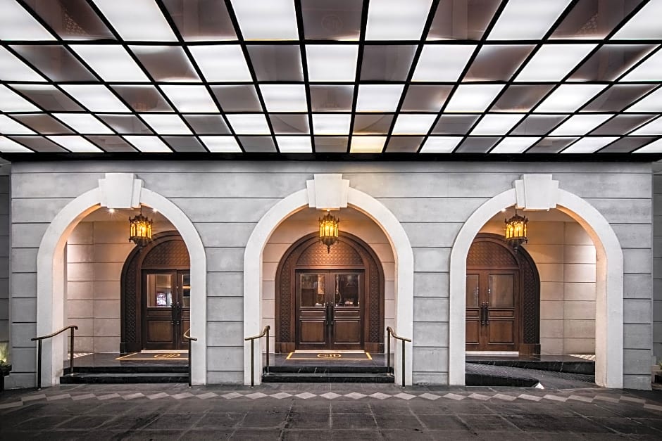 Metropole Bangkok (SHA Plus)