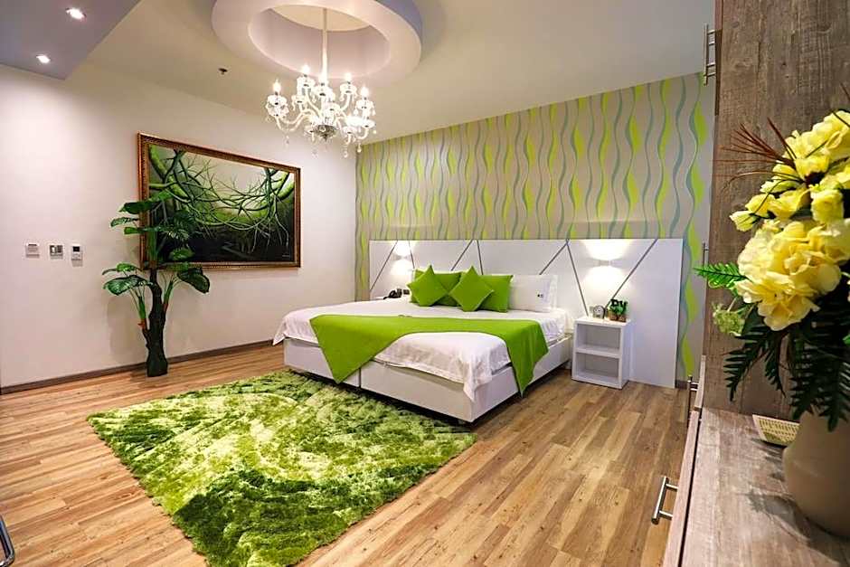 LUMA PLAZA HOTEL