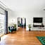 Beverly Hills Stylish & Central 1 BR Apt + Parking