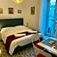 Rooms in San Domenico Maggiore 3