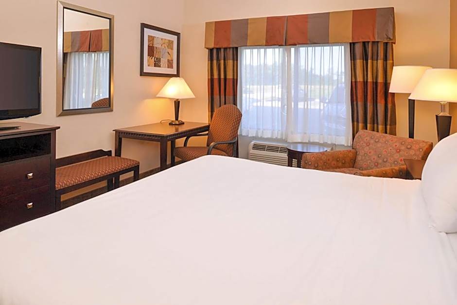 Holiday Inn Express and Suites Wheeling By IHG