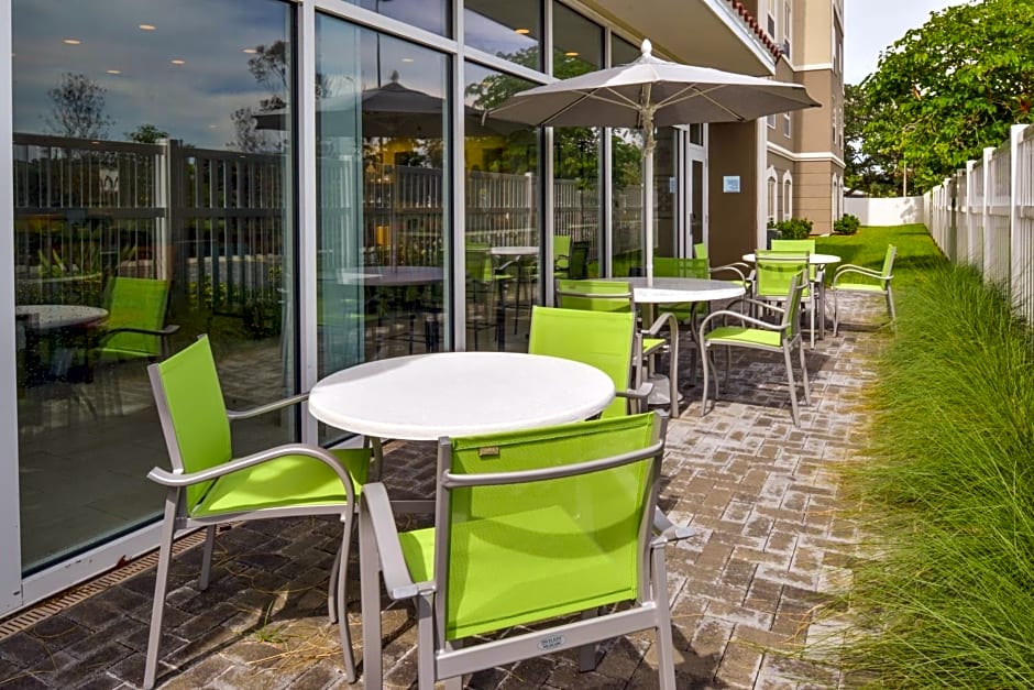 Holiday Inn Express & Suites St. Petersburg - Seminole Area By IHG