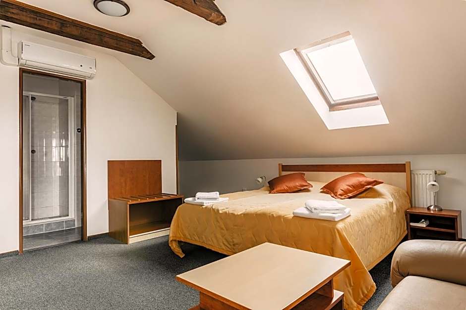 Hotel U Valdické brány