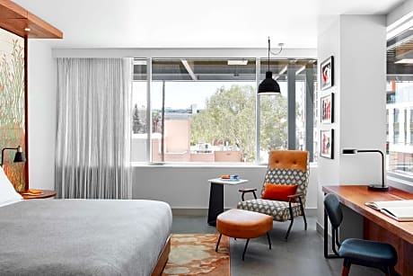 1 King Studio Suite Hearing Accessible