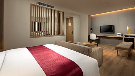 1 King Bed Suite