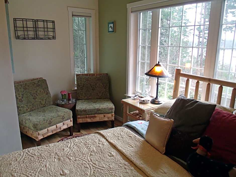 Photo 1 of 4 of 1 Queen Bed