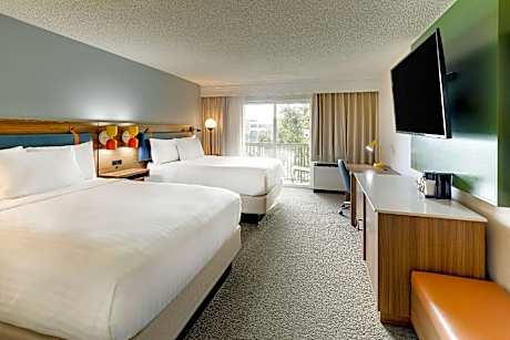 Mobility Accessible Water View Guestroom Two Queens Tub