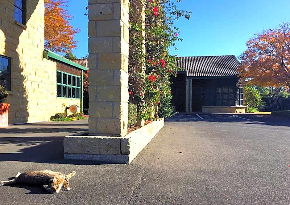 Cambridge Mews Motel