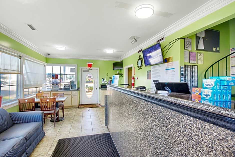 Adams Inn