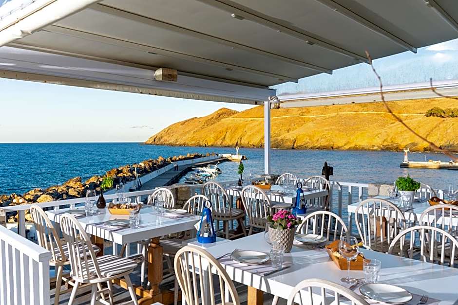 Captain's House Hotel Suites & Apartments
