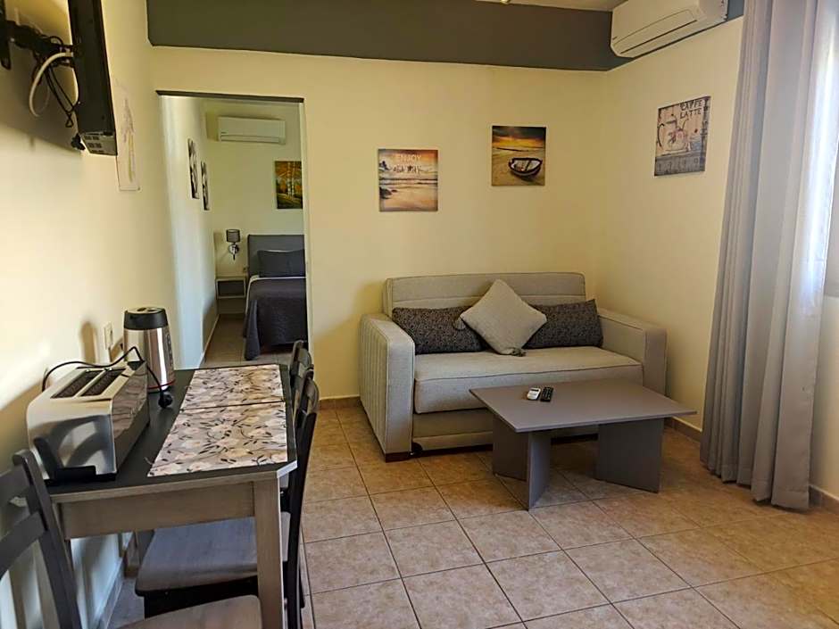 Helen's Studios & Apartments