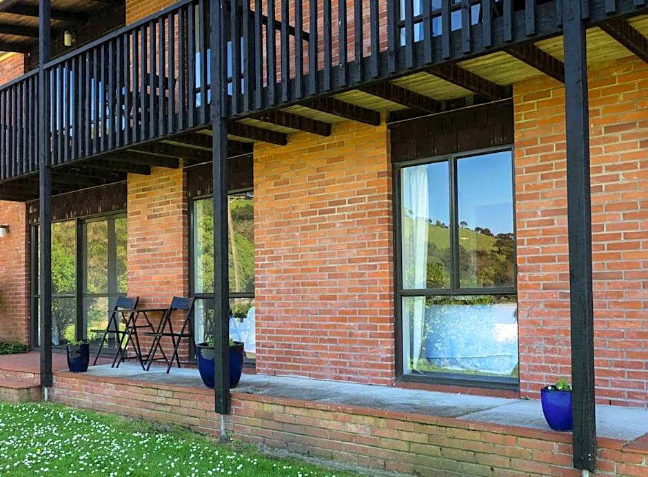 Duvauchelle Seaside Motel