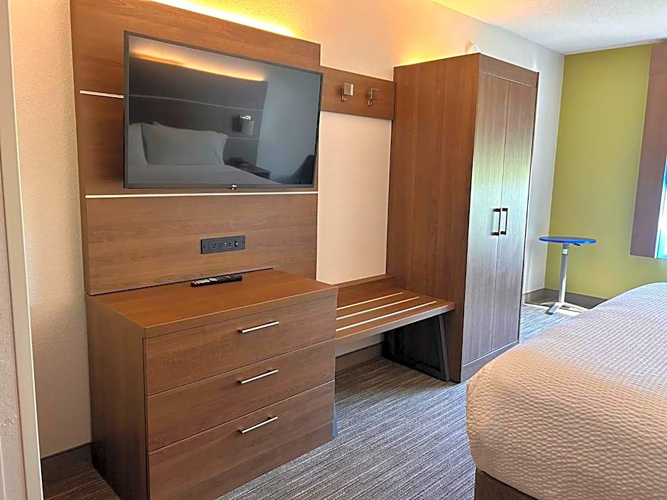 Holiday Inn Express & Suites Reidsville By IHG