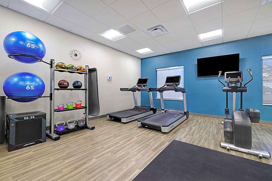 Hampton Inn By Hilton & Suites Marina