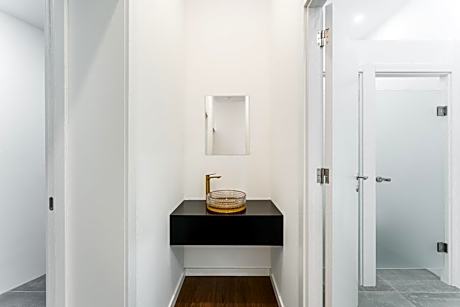 Single Bed in Mixed Dormitory Room